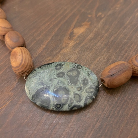 Handmade wood circular 24 inches of beads with crocodile jasper stone in middle - Picture 8 of 8
